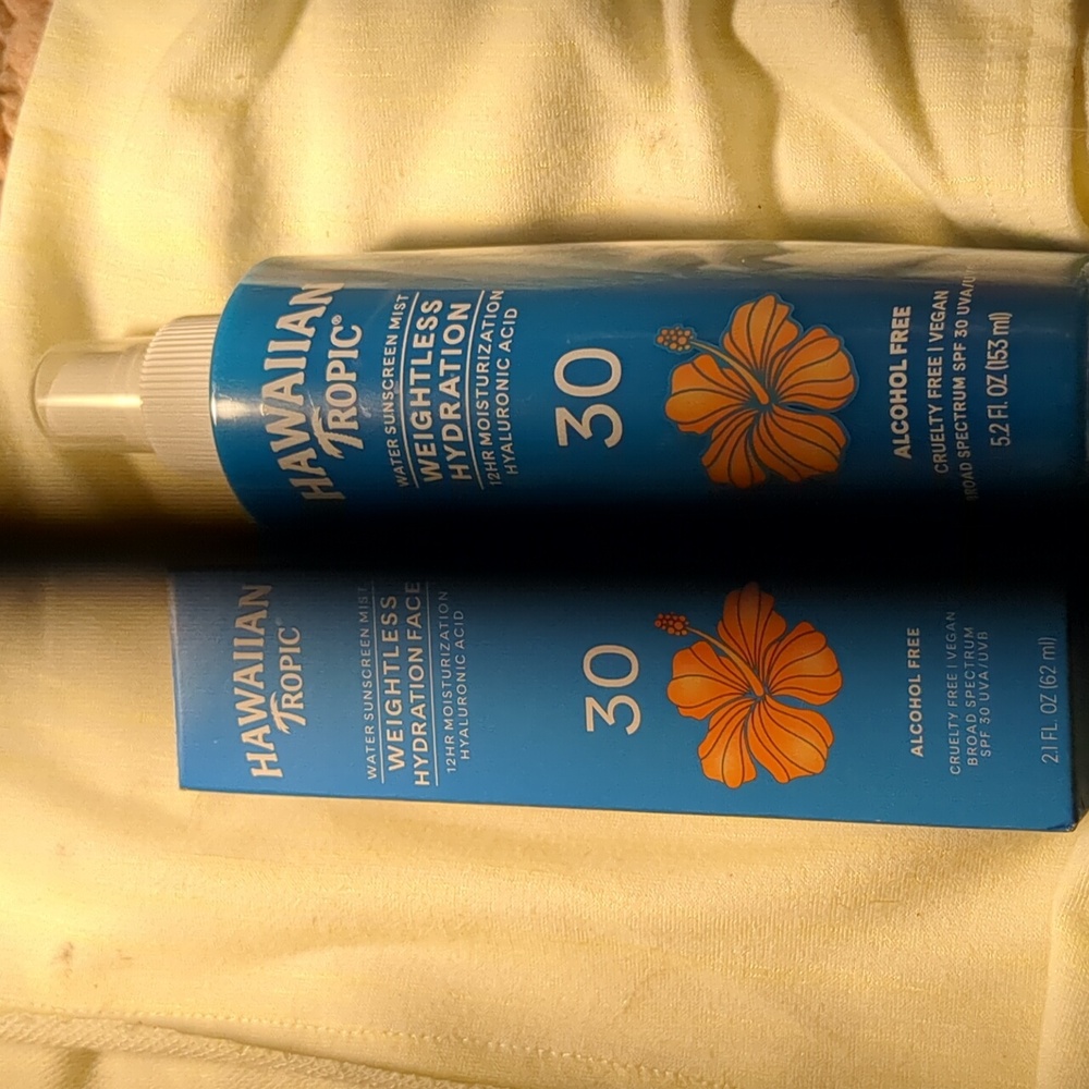 Hawaiian Tropics Weightless Hydration SPF 30 Face/Body